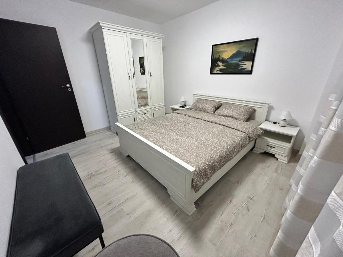 1 Mai - Luxury Park Apartments - Self Check-In - Private Parking - 2 Craiova Exterior foto